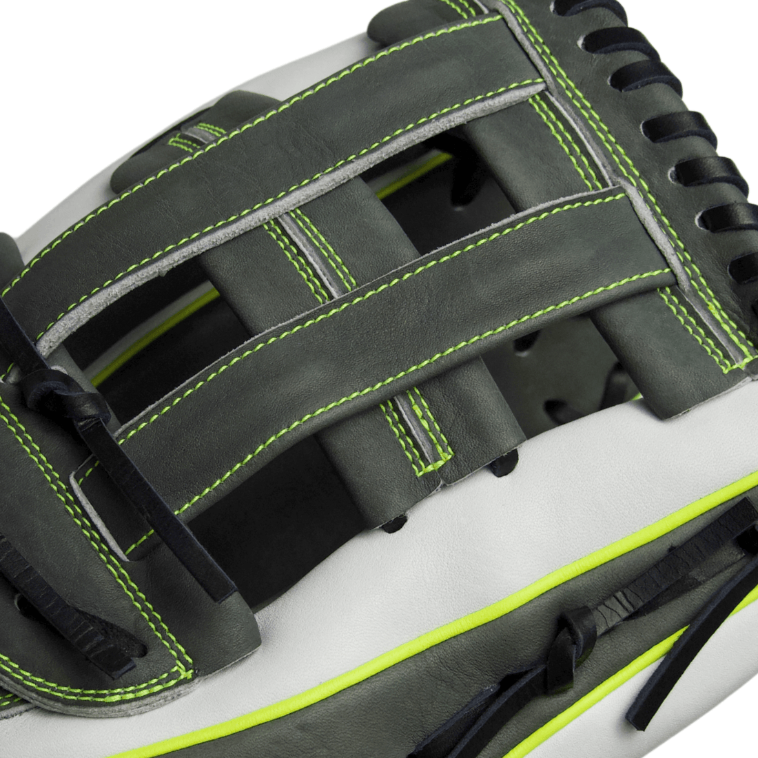 2025 Wilson A2000 LE 1799 12.75" Outfield Baseball Glove: WBW101900115