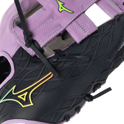 UP Close of the DynaTech on the new Mizuno Pro Select DynaCage GPS-42RDC 11.5 inch infield baseball glove