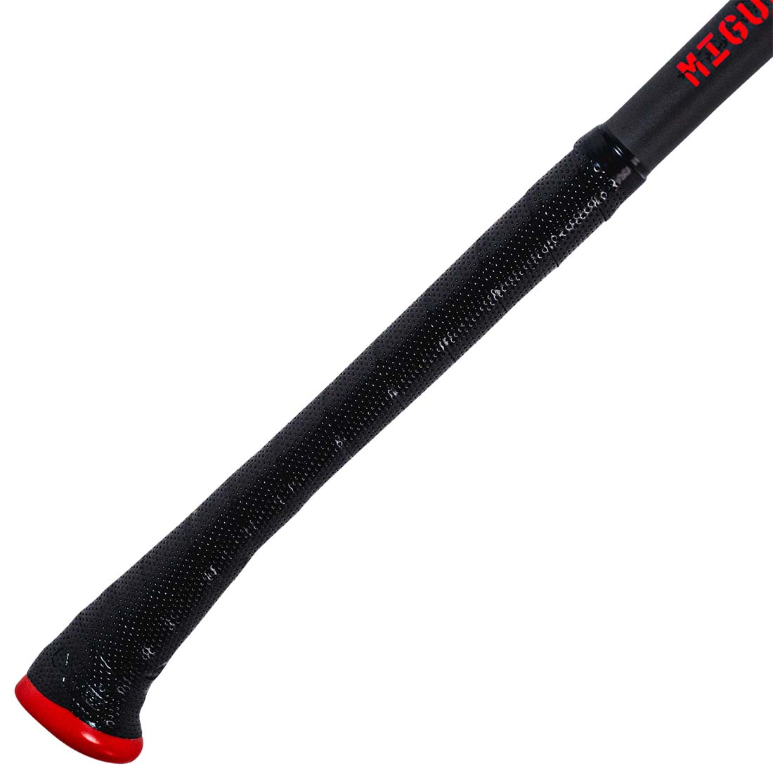 Axe Fury Bravo Axe Handle Hypertack grip close up slowpitch softball bat