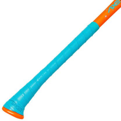 Axe Dabacle dual stamp slowpitch softball bat balanced Axe handle up close on a white background