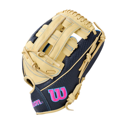 Wilson A1000 1750SS baseball glove with SuperSnakeSkin outer shell