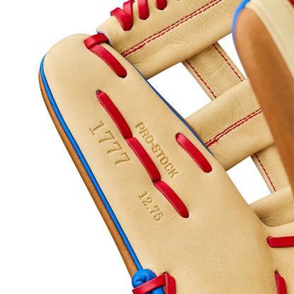 2027 Wilson A2000 1777 deep pocket outfield baseball glove detail