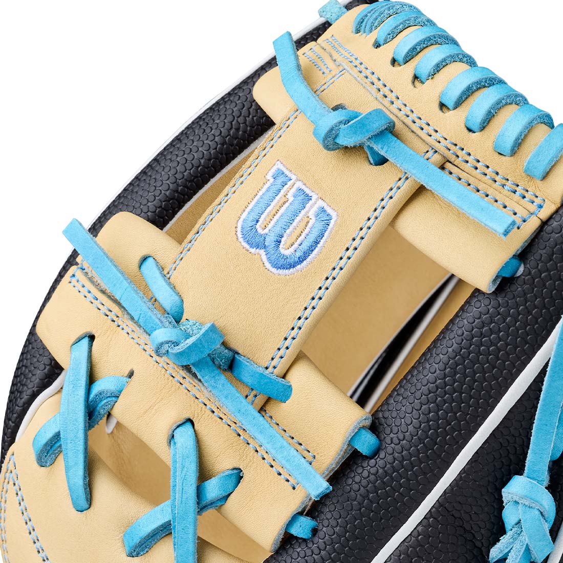 Wilson A2000 FP1175SS H-Web 11.75 inch fastpitch infield glove close up