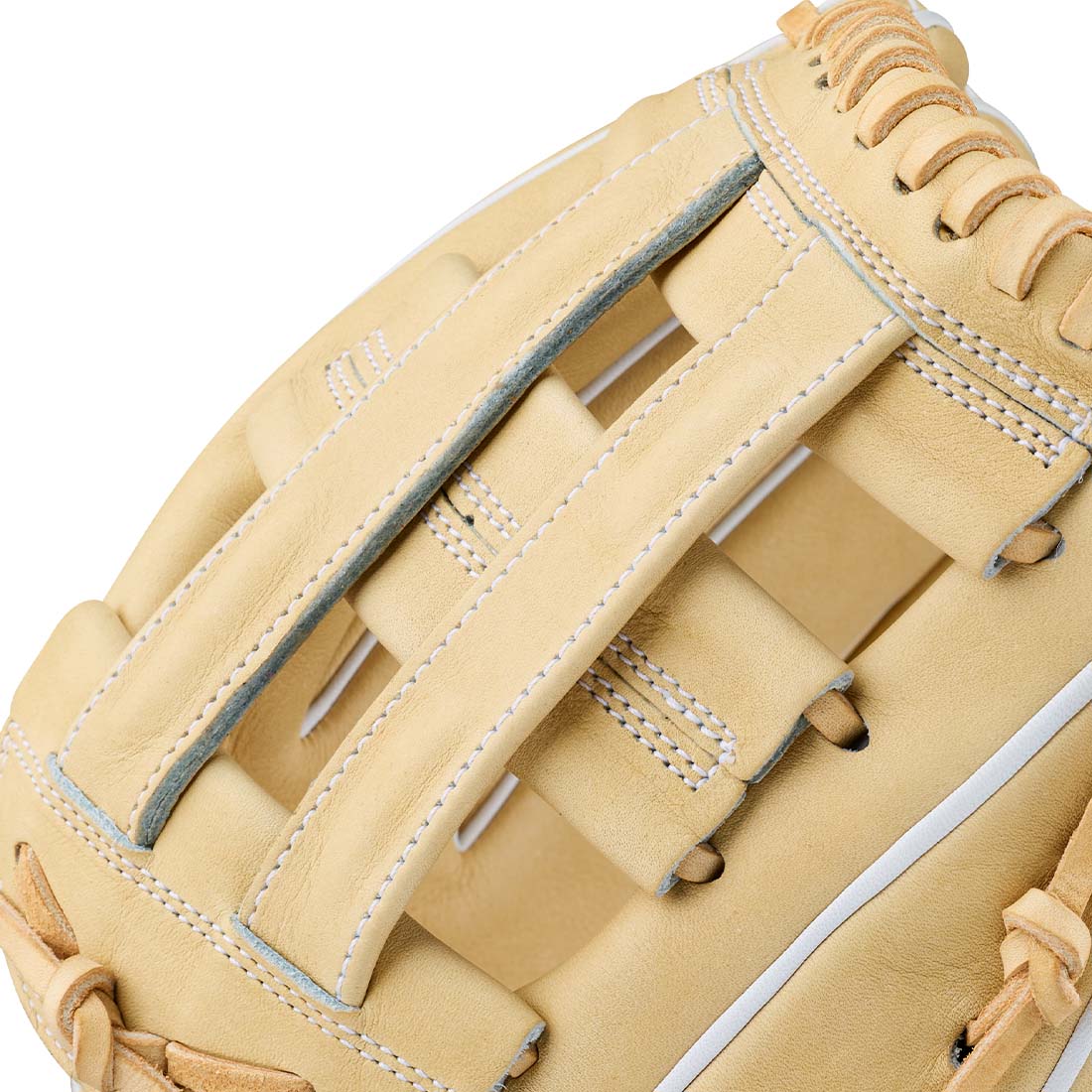2027 Wilson A2000 FP1712 utility fastpitch glove side view