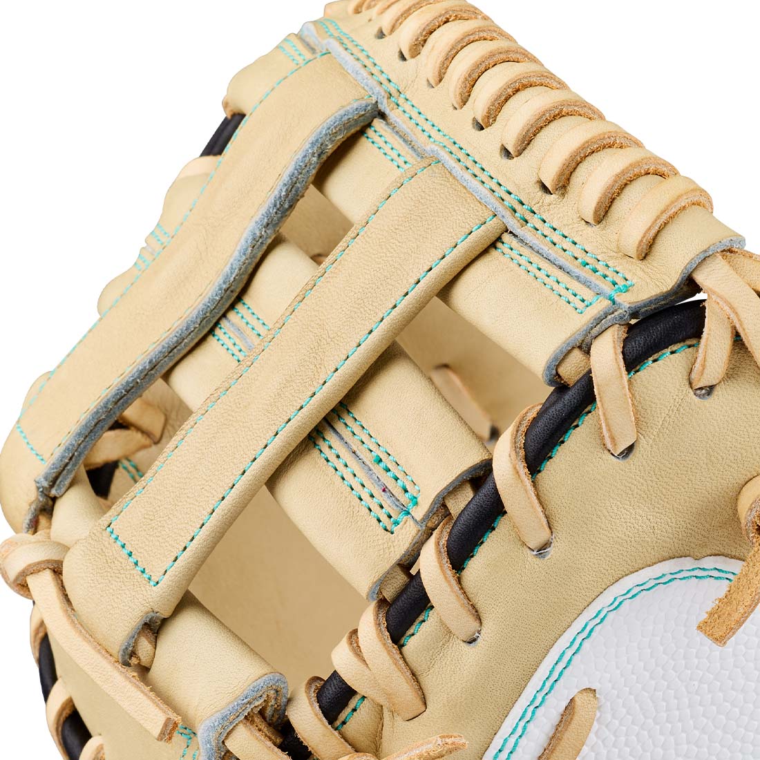 Wilson A2000 FPM23SS Dual Post Web fastpitch catcher’s