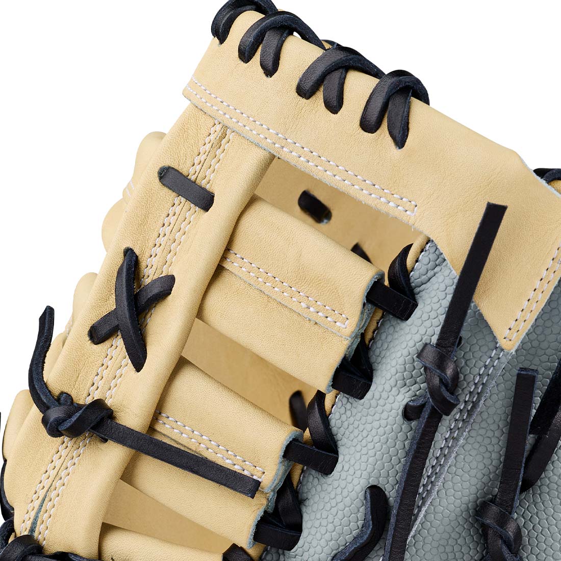 Wilson A2000 FP1620SS Single Post Web fastpitch first base mitt close up