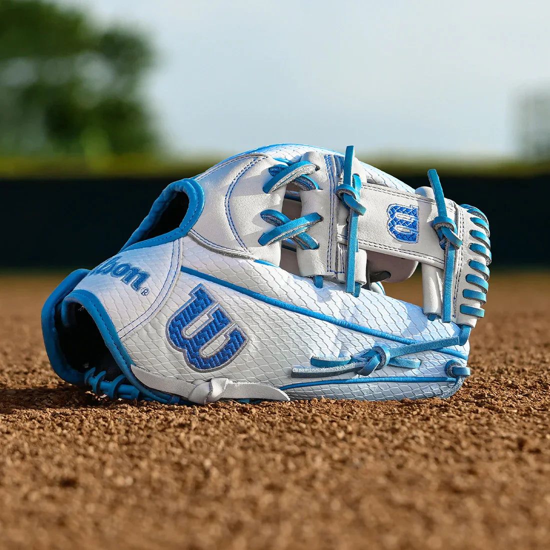 Wilson A2000 H12SS 12" Winter 2025 Fastpitch Infield Glove – Sky Blue/White, H-Web, SuperSnakeSkin™