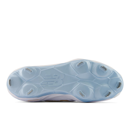 Eight-spike outsole on the Velo v5 Metal softball cleat